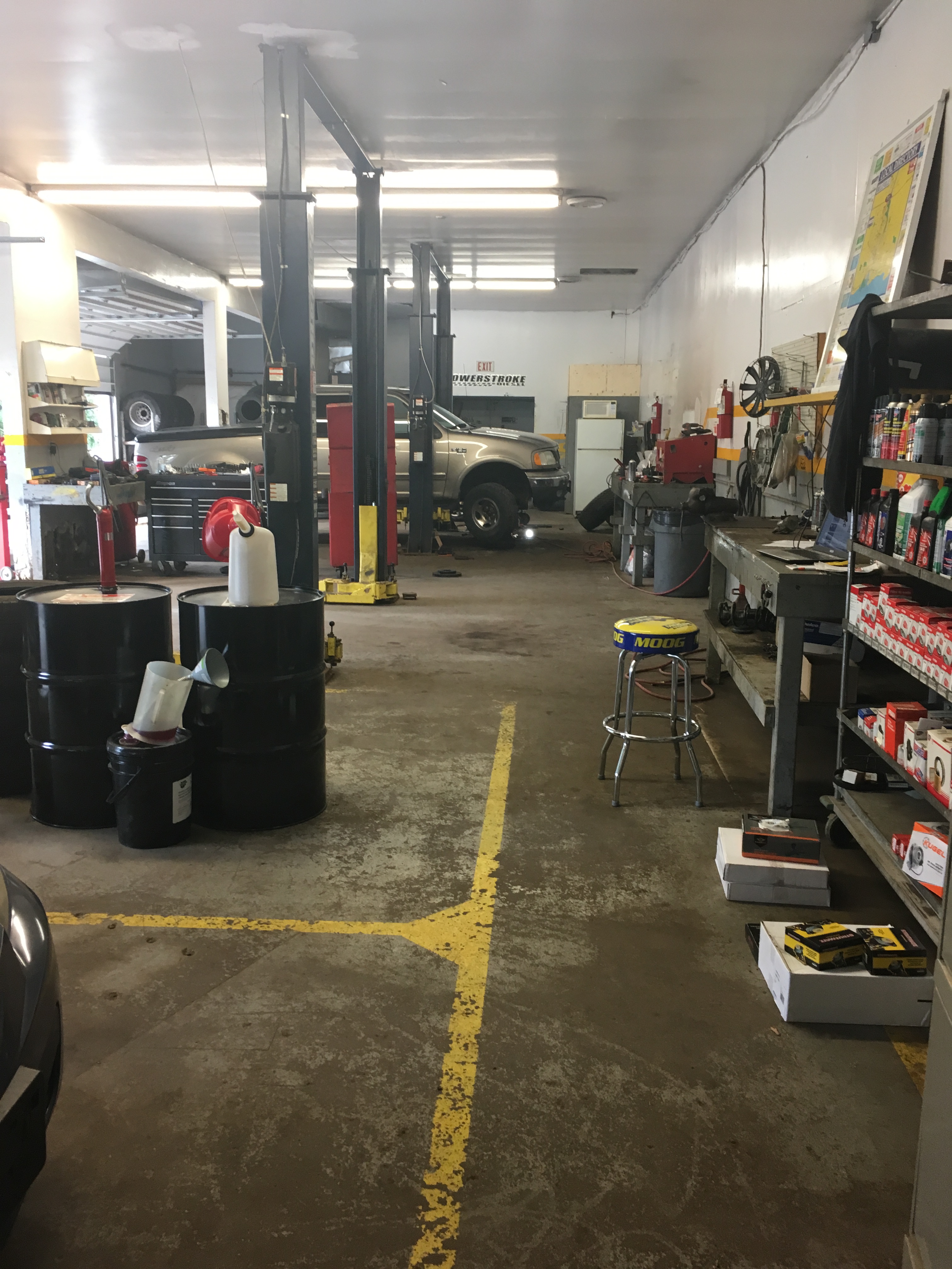 Our Service Bay Our Service Bay
